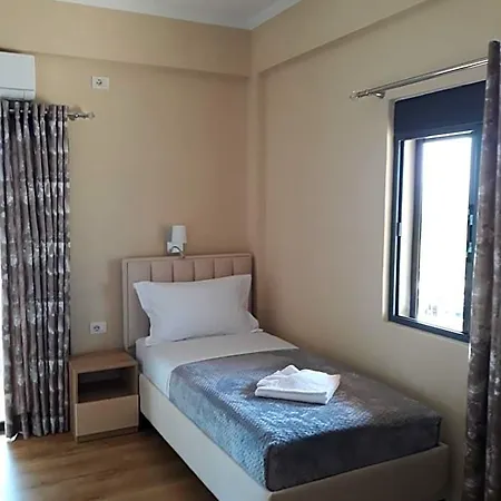 Qiqi Hotel