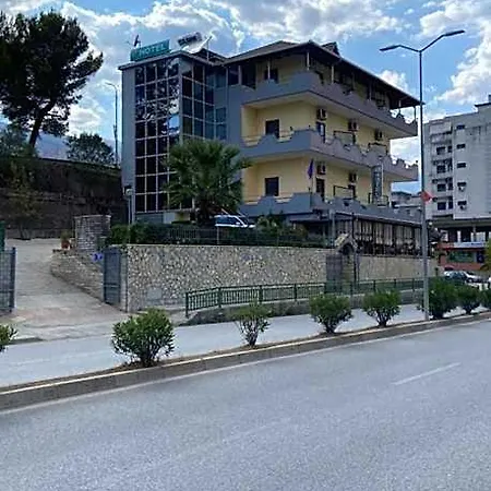 Qiqi Hotel Gjirokastër